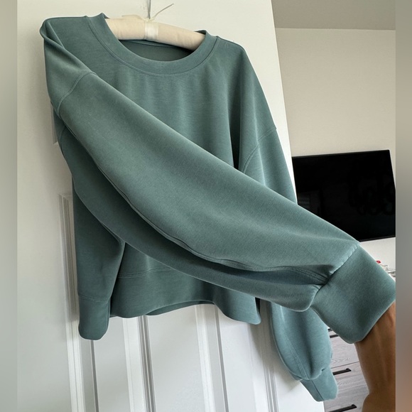 Lululemon Softstreme Perfectly Oversized Cropped Crew - Picture 3 of 6